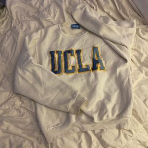 White UCLA crewneck ✨